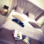 Eye Presidential With Jacuzzi & Sauna *