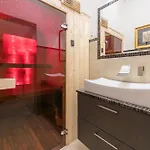 Eye Presidential With Jacuzzi & Sauna * Budapest