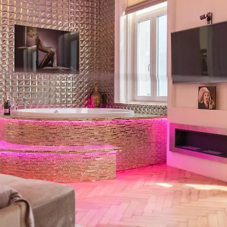 Eye Presidential With Jacuzzi & Sauna * 부다페스트