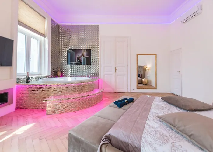 아파트 Eye Presidential With Jacuzzi & Sauna *