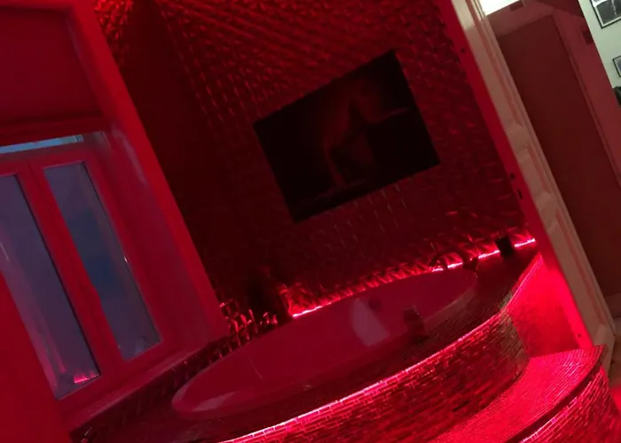 아파트 Eye Presidential With Jacuzzi & Sauna *