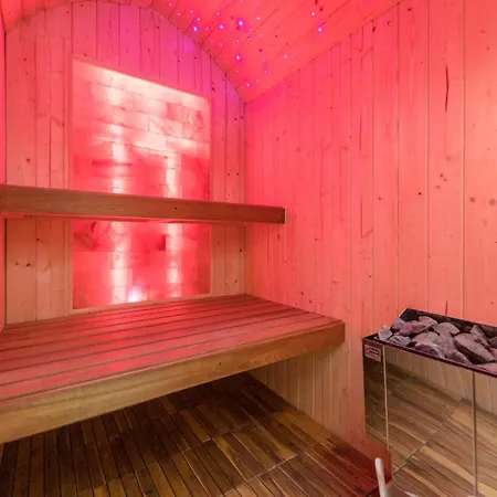아파트 Eye Presidential With Jacuzzi & Sauna 부다페스트