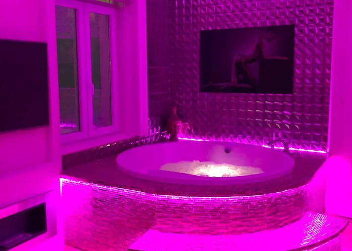 Eye Presidential With Jacuzzi & Sauna Budapest
